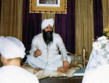 Yogi Bhajan and students